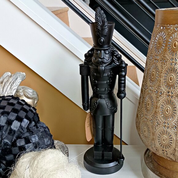 NEW! EXQUISITE MASSIVE 18 TALL NUTCRACKER - Picture 7 of 8